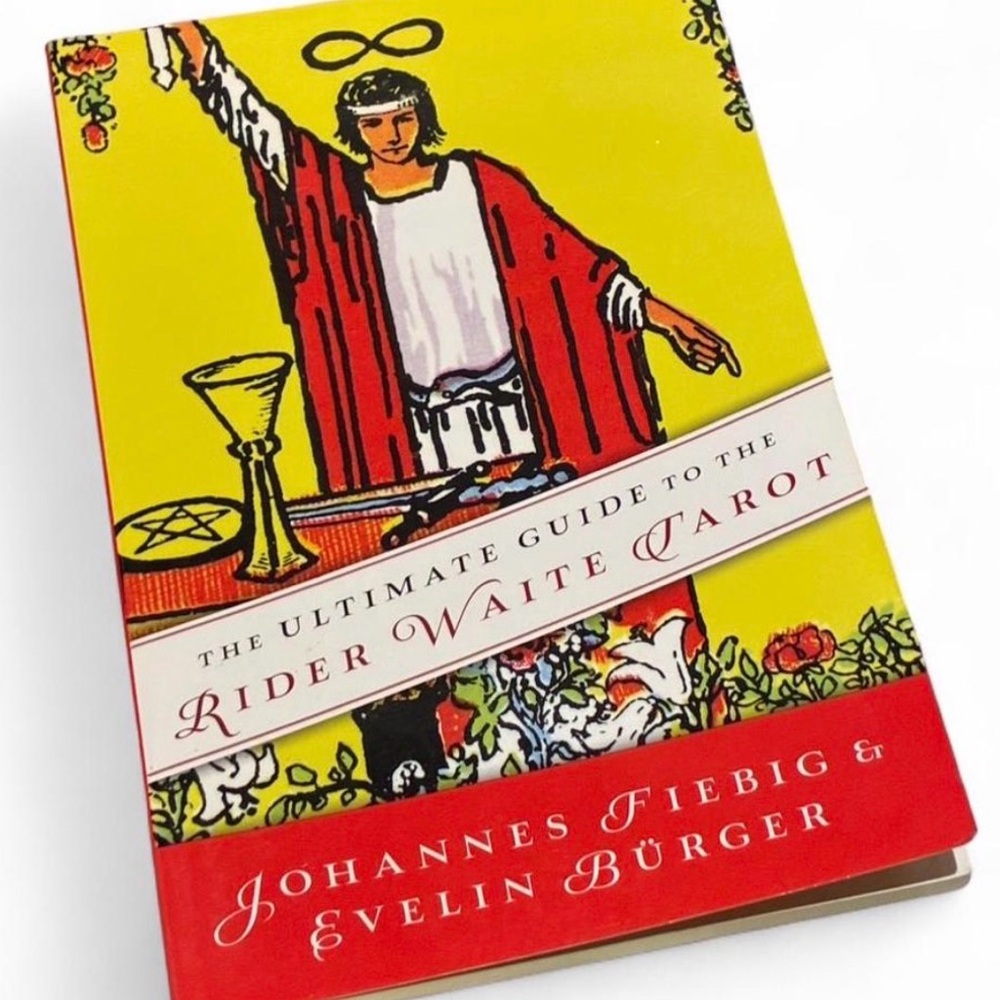 ★ THE ULTIMATE GUIDE TO THE RIDER-WAITE TAROT (Paperback) ★